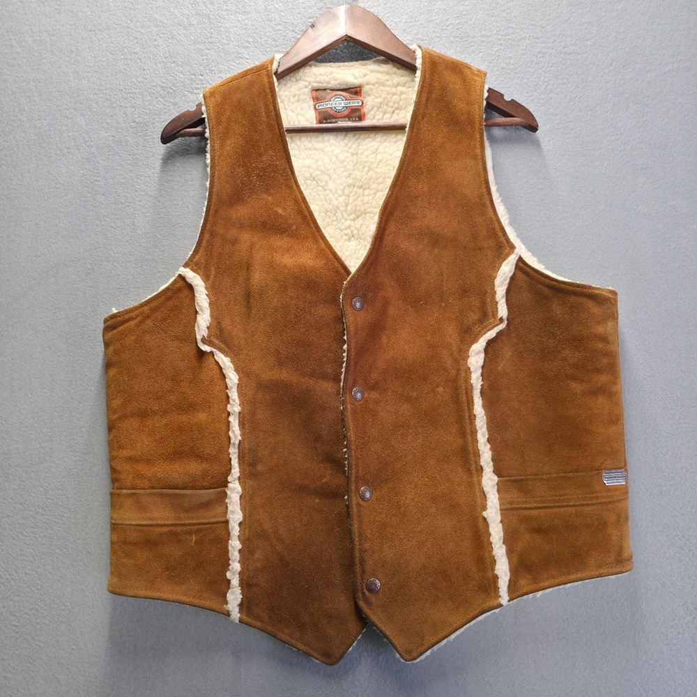 Vinatge Pioneer‎ Wear Men's Leather Sherpa Lined Vest Size 46 Made in USA